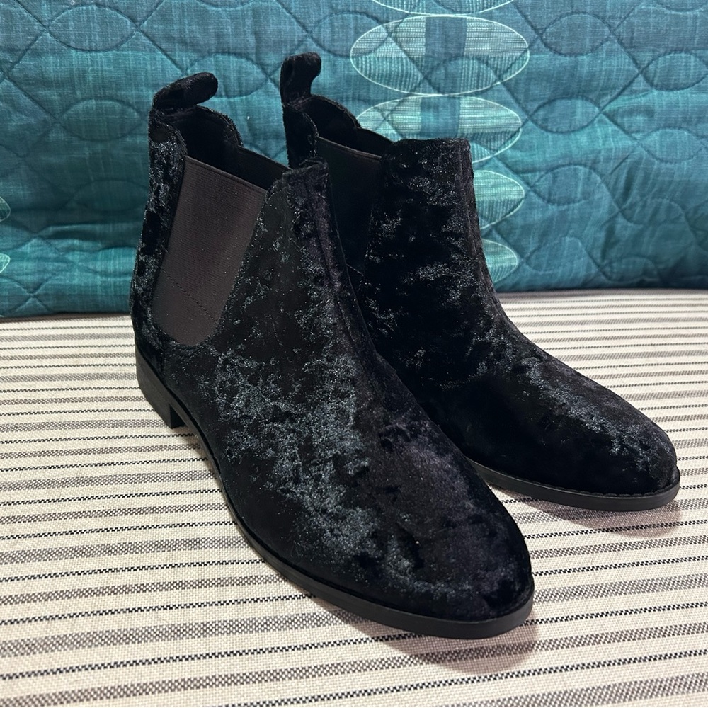 Tom’s booties